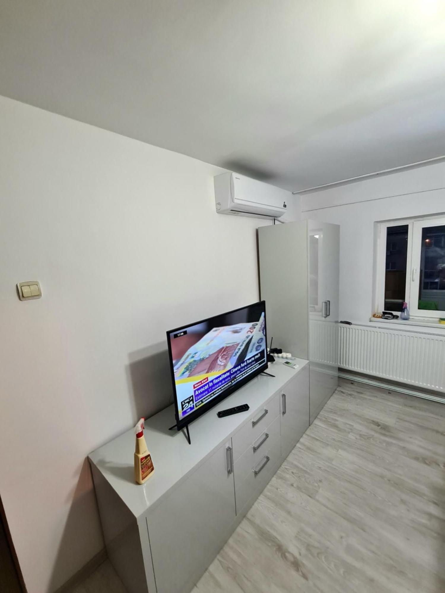 Apartament 2 Camere Etaj 4 Din 4 Крайова Экстерьер фото