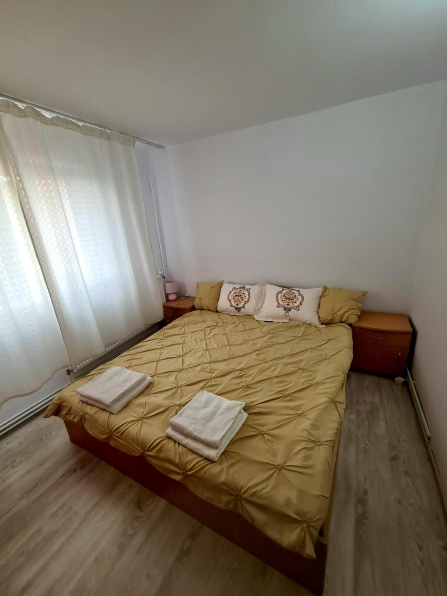 Apartament 2 Camere Etaj 4 Din 4 Крайова Экстерьер фото